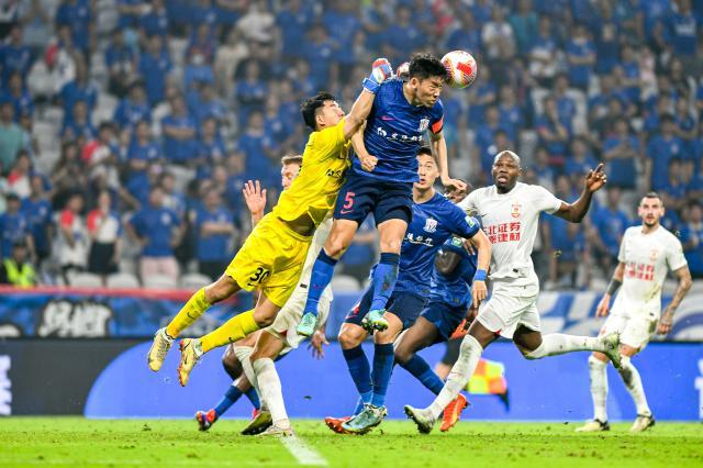 GA黄金甲-【中超】马莱莱点射朱辰杰头球 申花3比2逆转亚泰