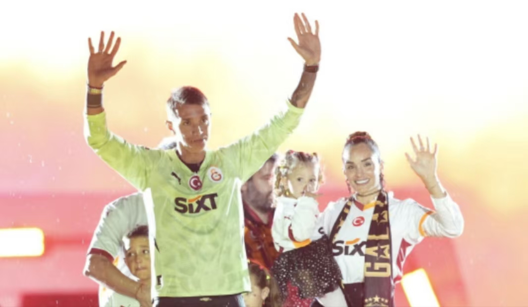 穆斯莱拉：感谢低谷时陪伴我的所有人，我不会退役