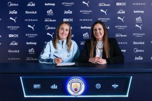 官方：曼城女足签下前拜仁女足队员西德尼-罗曼，签约三年