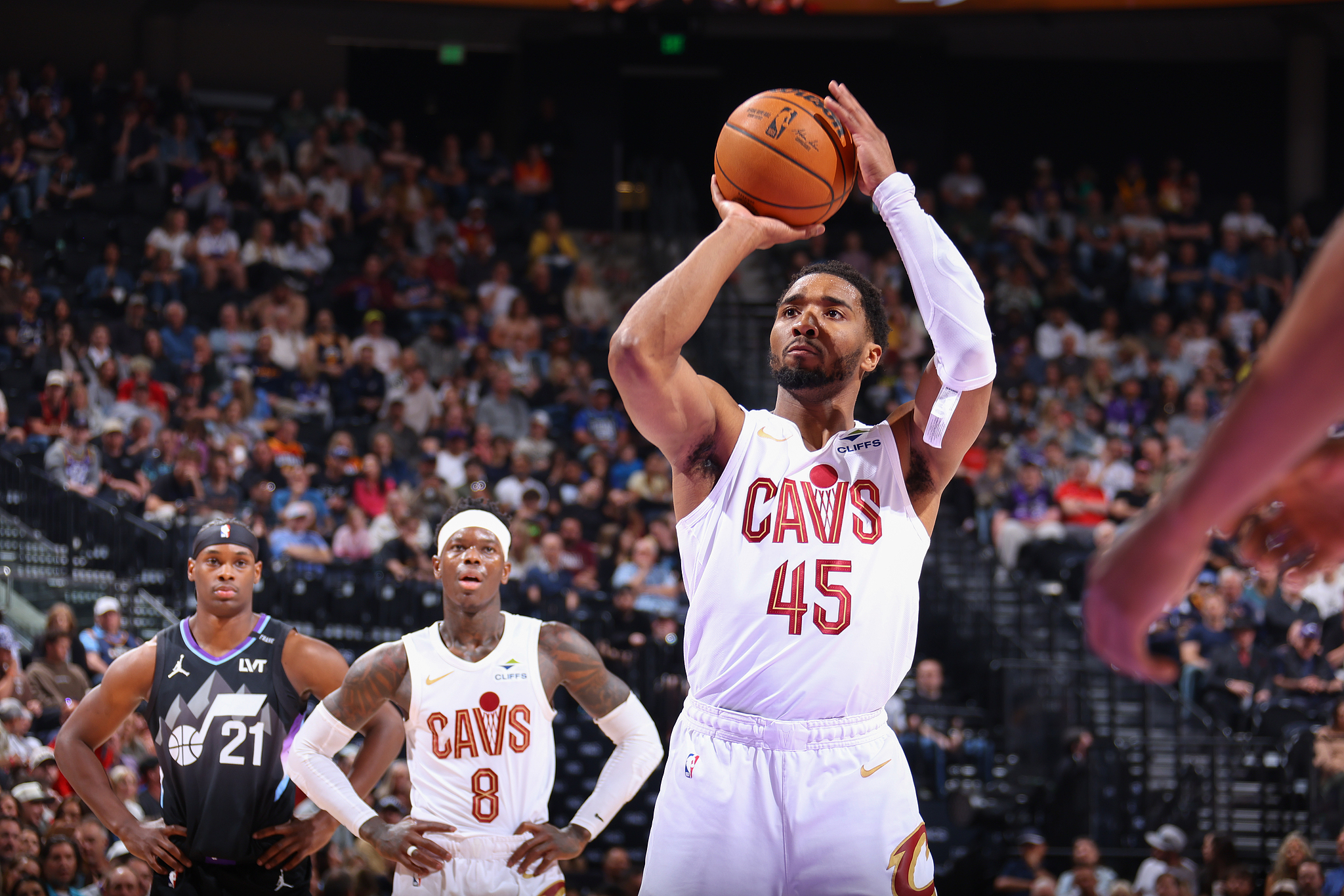 GA黄金甲-米切尔34分哈登13+6+14 骑士送爵士6连败